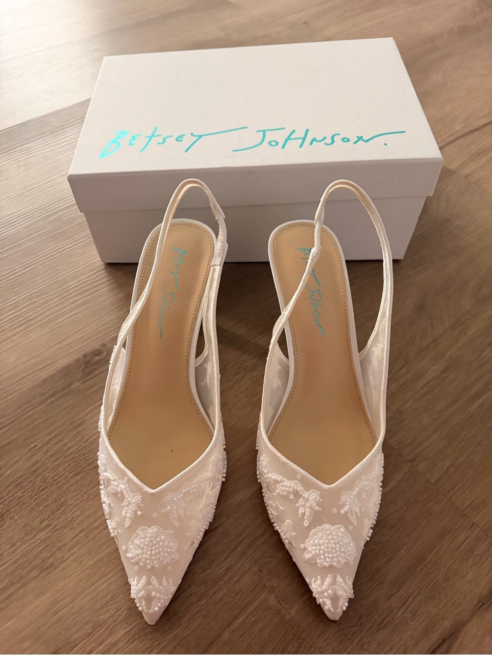 Betsey Johnson Women's Ivory Embellished Slingback Pointed Toe Pumps